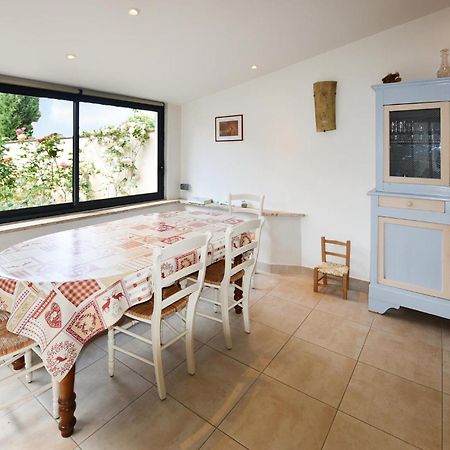 2 Bedroom Gorgeous Home In Villes-Sur-Auzon Εξωτερικό φωτογραφία