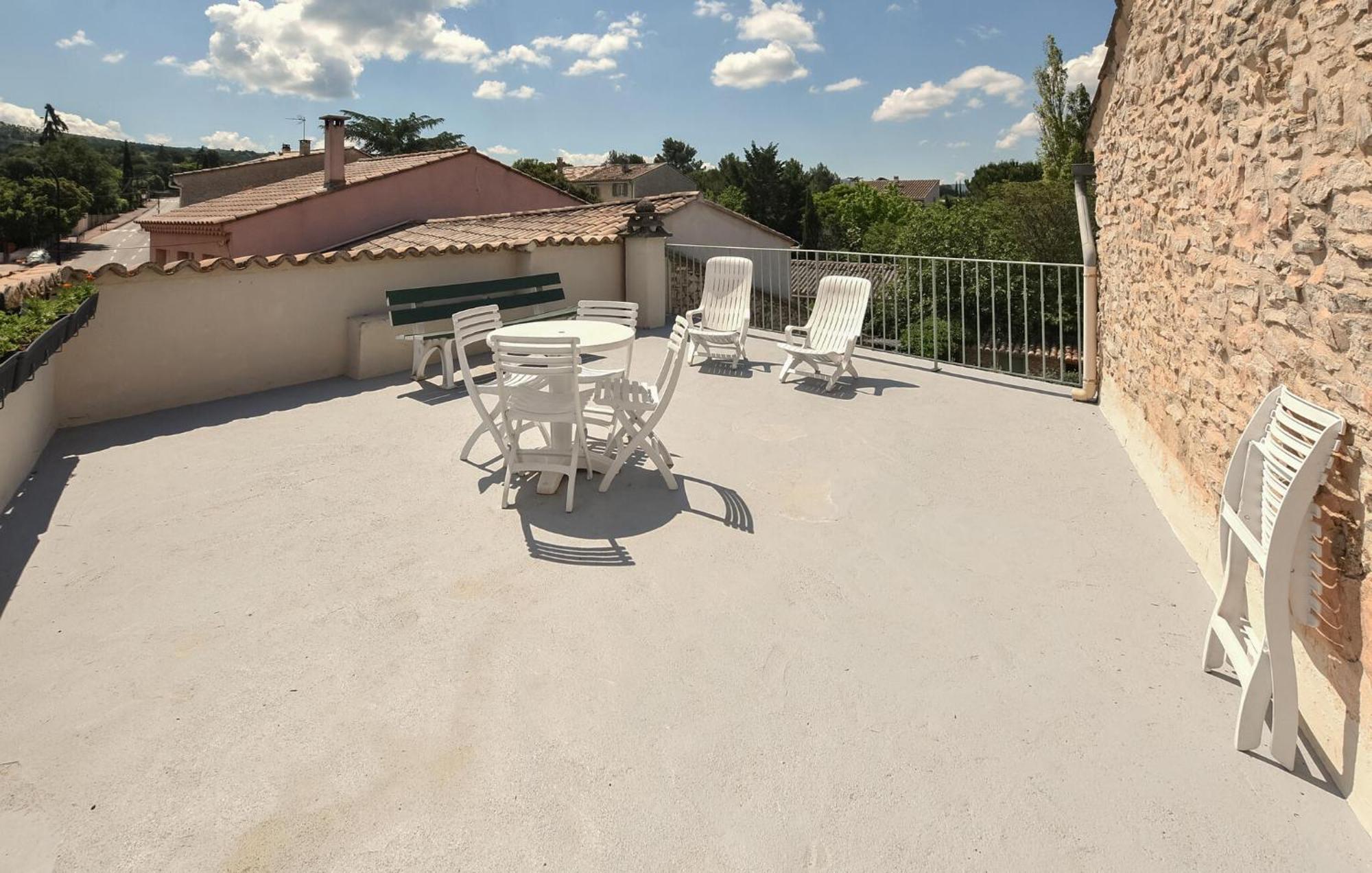 2 Bedroom Gorgeous Home In Villes-Sur-Auzon Εξωτερικό φωτογραφία